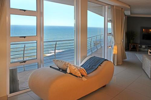 Warner Beach Apartamento | Penthouse ON the Beach - Live Like Royalty