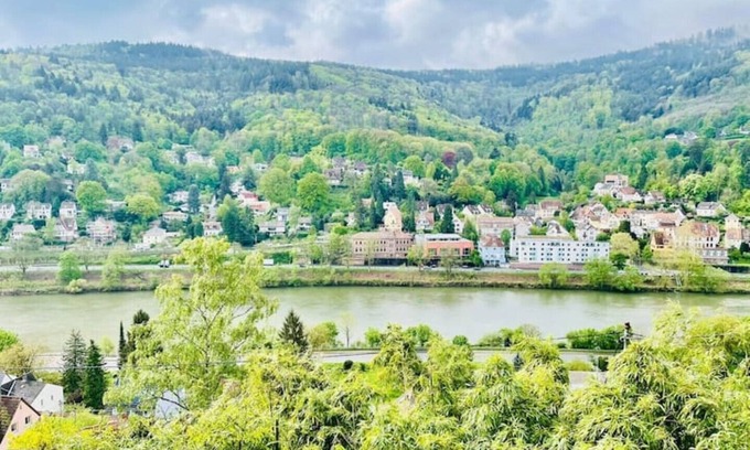 Schlierbach Apartamento | Penthouse Overlooking the Neckar