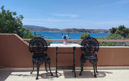 Salamis Apartamento | Penthouse Studio next to the Sea