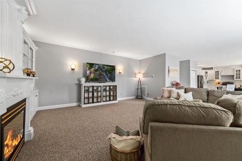 Blue Ridge Apartamento | Penthouse Suite Right in the Heart of Downtown - Trackside