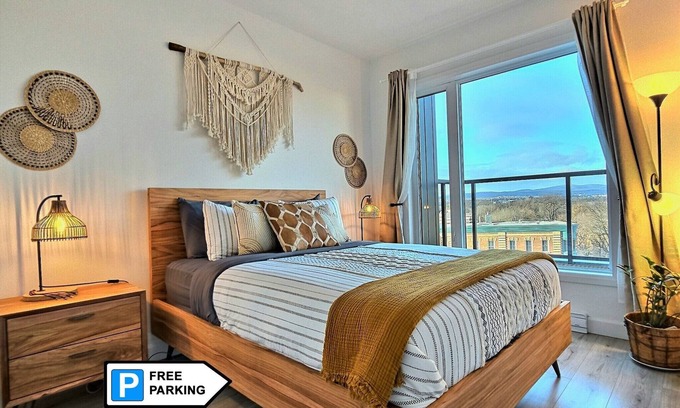 Centre-Ville Condominio | Penthouse/ The Central / With Indoor Parking