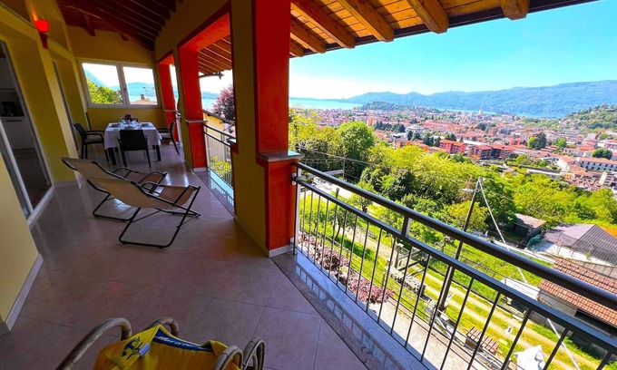 Cissano Apartamento | Penthouse Valentino with terrace lake view