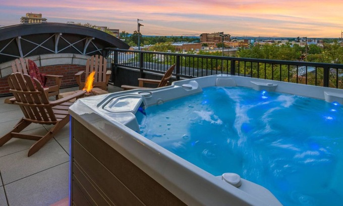 Old Town Casa | Penthouse w/ Mtn Views in the Heart of Old Town
