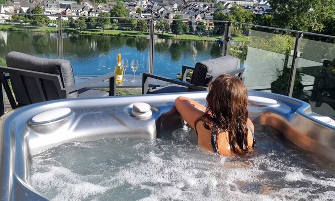 Treis-Karden Apartamento | Penthouse with whirlpool, 2 balconies and fantastic panoramic view of the Moselle