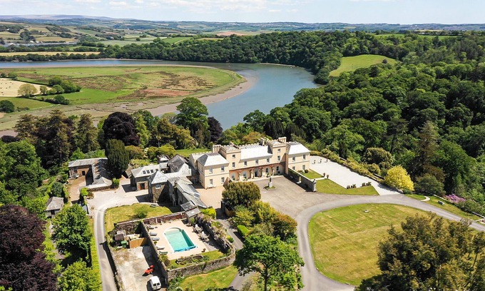 Saltash Casa | Pentillie Castle & Estate