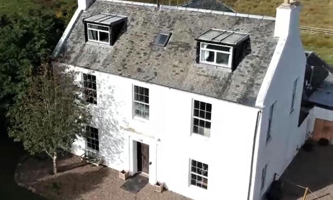 West Calder Casa | Pentland Farm House