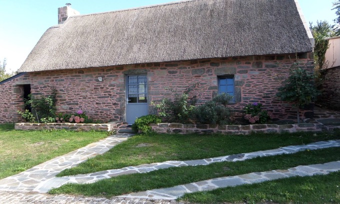 Treogat Cabaña | Penty, casa con techo de paja a 2,5 km del mar