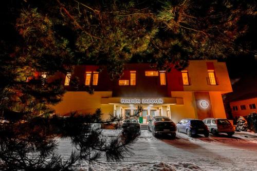 Martin Casa | Penzión Ľadoveň SKVELÁ KUCHYŇA A RODINNÁ ATMOSFÉRA