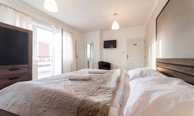 Slany Casa | Penzion Homér Slaný