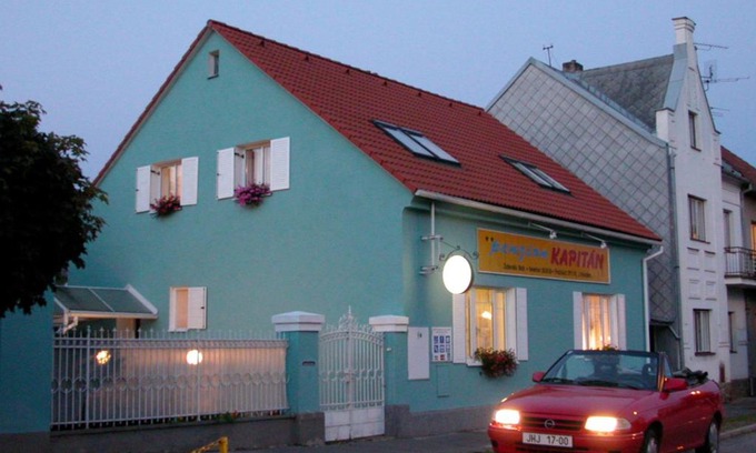 Jindrichuv Hradec Casa | Penzion Kapitan