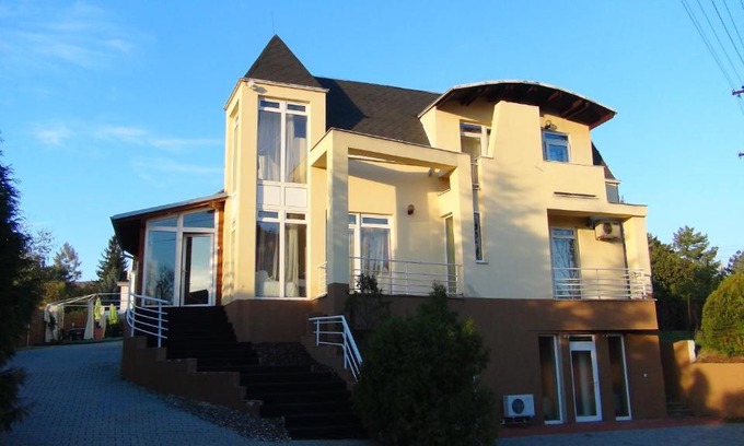 Nitra Casa | Penzion Vila Aria