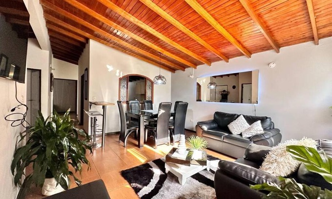 Belen Casa | People's House ( Laureles )