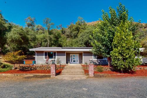 Jamestown Casa | Peppermint Falls Hideaway