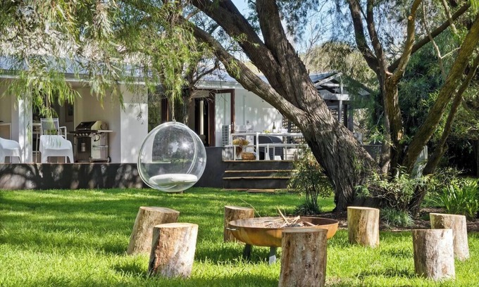 Carbunup River Casa | Peppermint Farm - rural 4 bed family friendly in Yallingup with log fire and tennis court