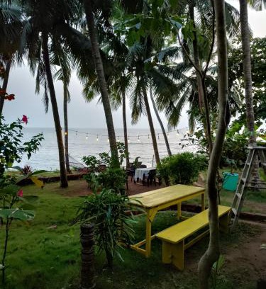 Kannur Cama Y Desayuno | Perch by the sea