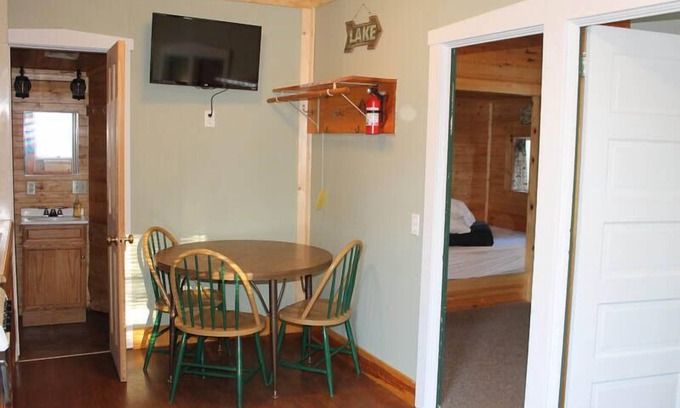 Fremont Cabina | Perch Cabin - Waterfront resort on Fremont Wolf River