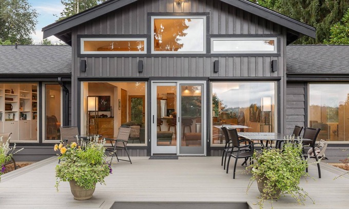 West Ridge Casa | Cozy Vino Valley Vista Home with views & parking BY Betterstay