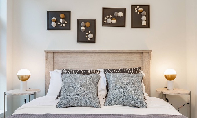 Broadway Casa | Perch - Howell Haven 33: Pet-Friendly Urban Haven in Historic Capitol Hill
