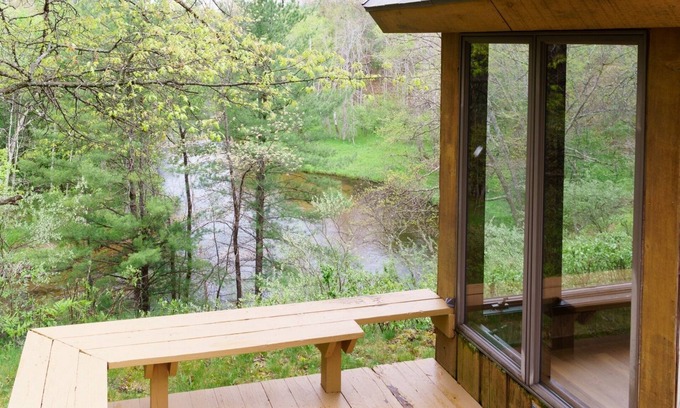 Branch Cabina | Pere Marquette River Fishing Cabin 3