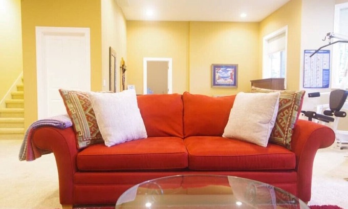 Puyallup Casa | Perfect 1Br Near Puyallup. Pool Table and Peaceful Yard