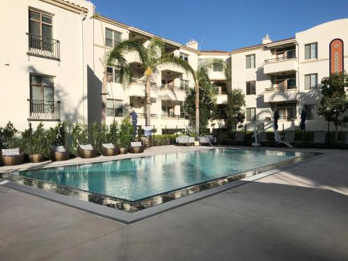 Westwood Apartamento | Perfect Apt near UCLA w Parking Gym Pool WIFI in Westwood B3
