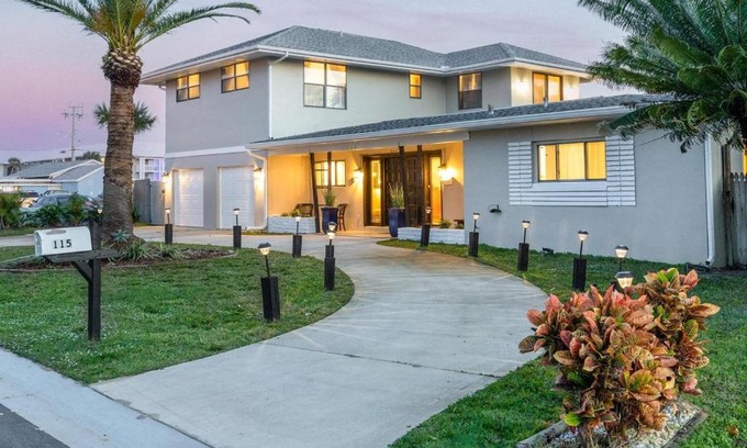 Satellite Beach Casa | PERFECT BEACH GETAWAY for 6-10