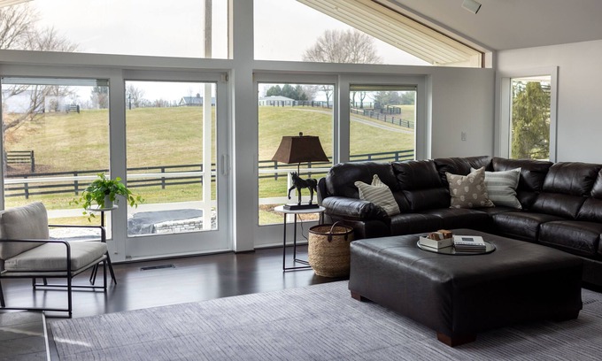 Lexington Otro | Perfect Bluegrass Farm Getaway