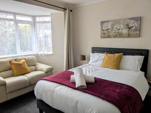 Wolverhampton Casa | Perfect Contractor 4 bed Parking