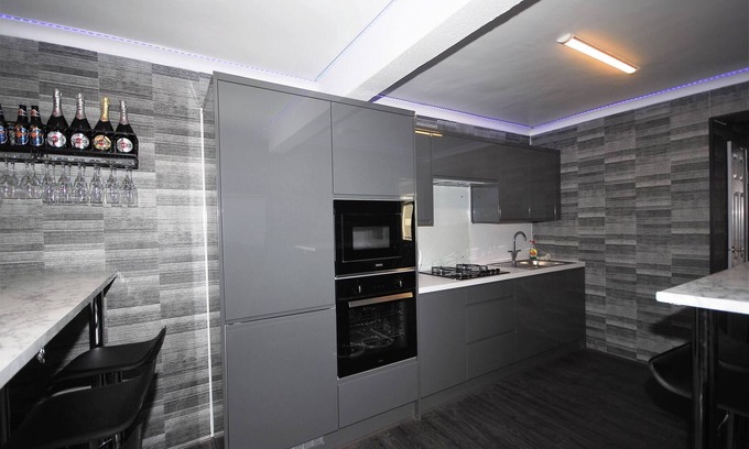 Woodingdean Casa | Perfect Couple Retreat To Relax With Hot Tub&sauna