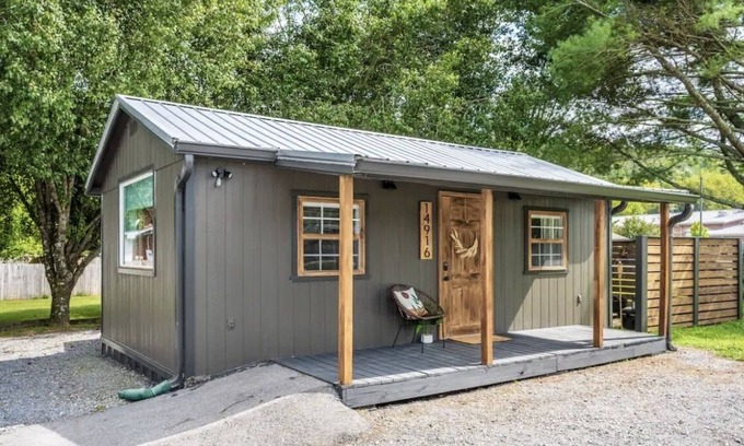 Sale Creek Casa | Perfect cozy bungalow for a weekend away or a week fishing🐟