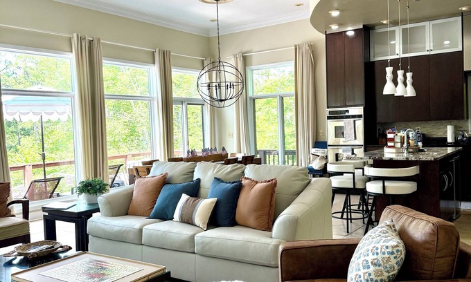 Dadeville Casa | Perfect Fall getaway, firepit, fireplaces and close to Auburn!