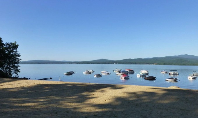 Freedom Casa | Escapada familiar perfecta en el lago Ossipee En la comunidad Mountain View