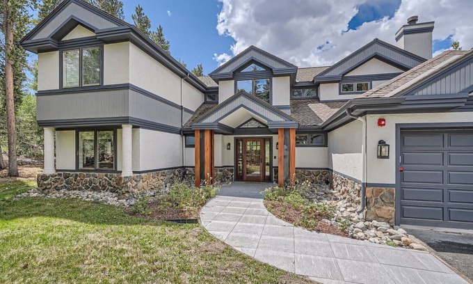 Baldy Mountain Casa | Perfect family mountain home! On shuttle route.