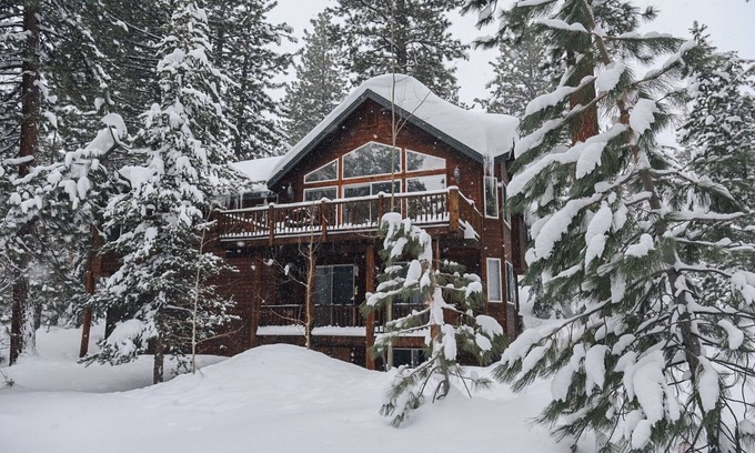 South Lake Tahoe Casa | Perfect Family Home in the Angora Highlands