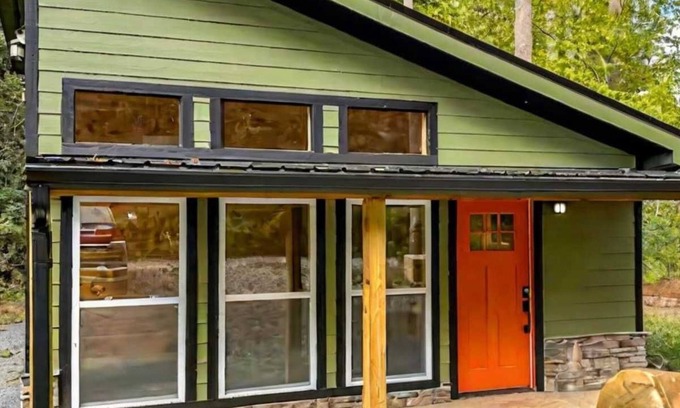 Rocky Grove Casa | Perfect for 2 BrandNew HotTub KingBed FreeDollywoodTkt (Traveler's Rest)