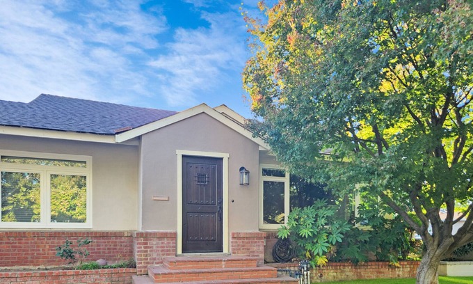 Winters Casa | Perfect for Family or Group Stay! Walk to Downtown + Easy Checkout
