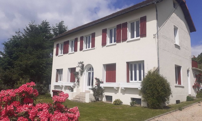 Bussiere-Galant Casa | Perfect for groups! Charming 8-bed w/Pool & Outdoor Kitchen in village