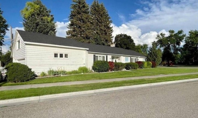 Idaho Falls Casa | Perfect for the Large Gatherings!