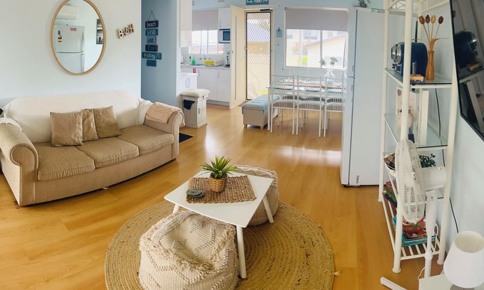 Long Jetty Casa | Perfect getaway on the Central Coast Great location on the Lake, close to beach