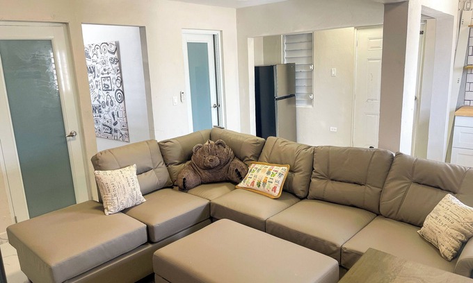 Sabana Abajo Apartamento | Perfect Group Retreat for 10 Near Beach & Airport