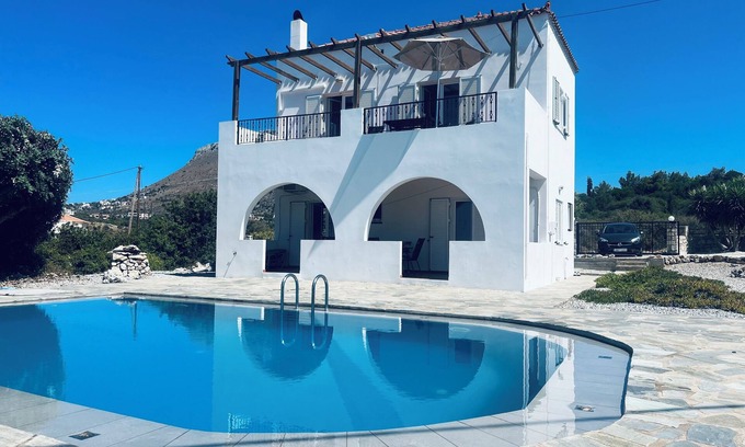 Plaka Villa | Escapada de vacaciones perfectas