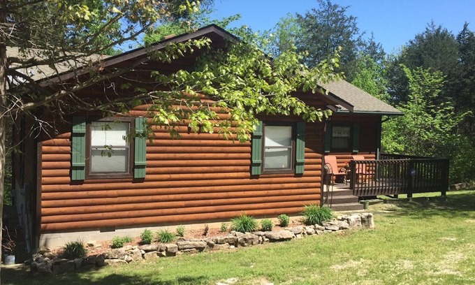 Eagle Rock Cabina | Cabaña perfecta frente al lago en Table Rock con WiFi opcional disponible