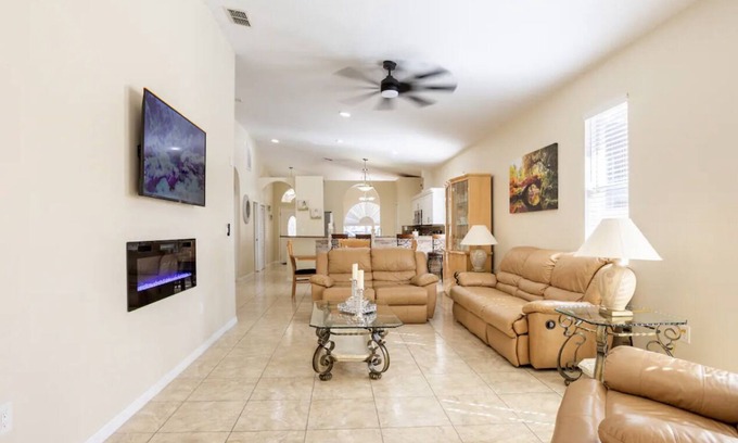 Tampa Casa | Perfect location: 5 min Raymond James Stadium and 10 min from Tampa Airport