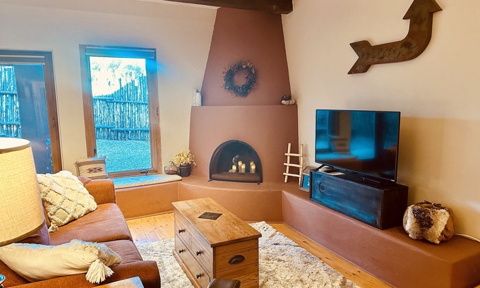 Santa Fe Condominio | Cerca de lo mejor de Santa Fe! ¡HBO, Netflix, WIFI rápido!