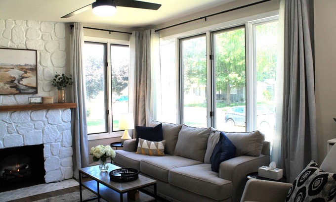Oshkosh Casa | Perfect location for travel workers, close to everything and fully furnished!