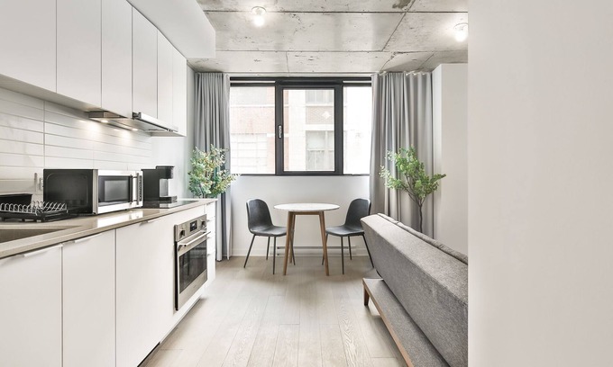 Latin Quarter Apartamento | Perfect Location in City | MUST Stay | VERY Clean