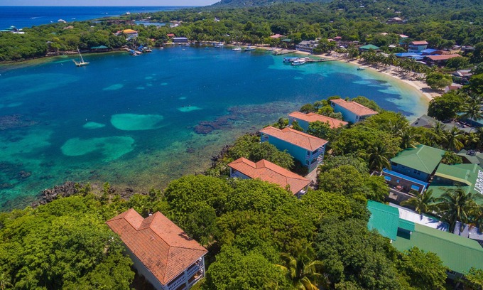 Half Moon Bay Casa | Ubicación perfecta en un espacio privado y tranquilo con vista al mar en West End