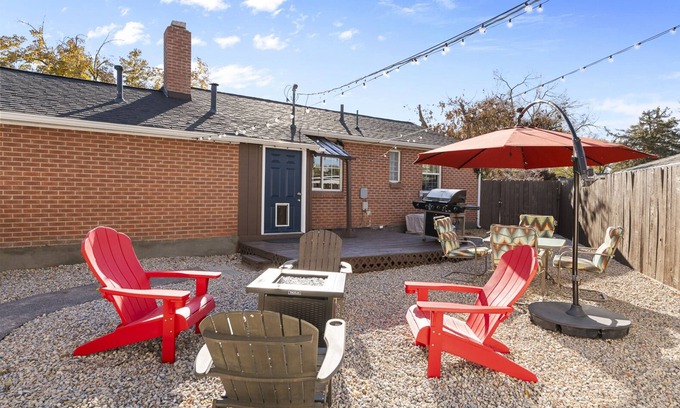Glendale Casa | Perfect Location Near Airport, Downtown, & Summer Adventure! Hot Tub, BBQ, Yard!
