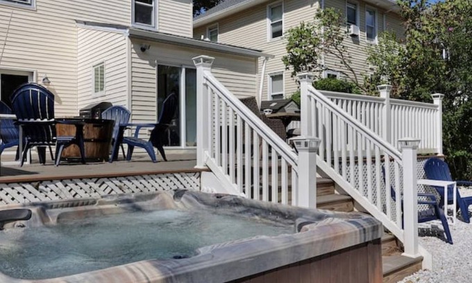 Red Bank Casa | Perfect modern downtown Red Bank Deck and Hot Tub