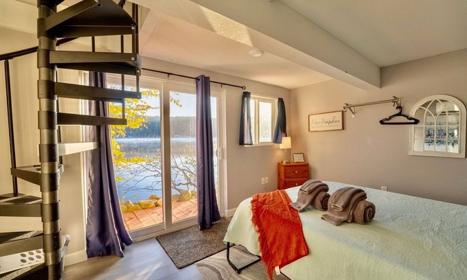 Alton Bay Casa | Perfect Modern Lake Front Retreat with Dock! Sleeps 4
